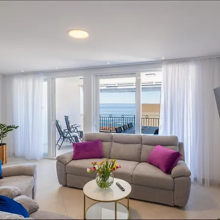 Villa Smaragd - Lapis - Luxury Apartment With Shared Pool Makarska Exterior photo