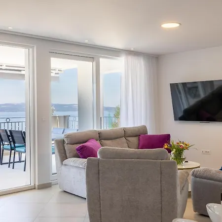 Villa Smaragd - Lapis - Luxury Apartment With Shared Pool Makarska Exterior photo