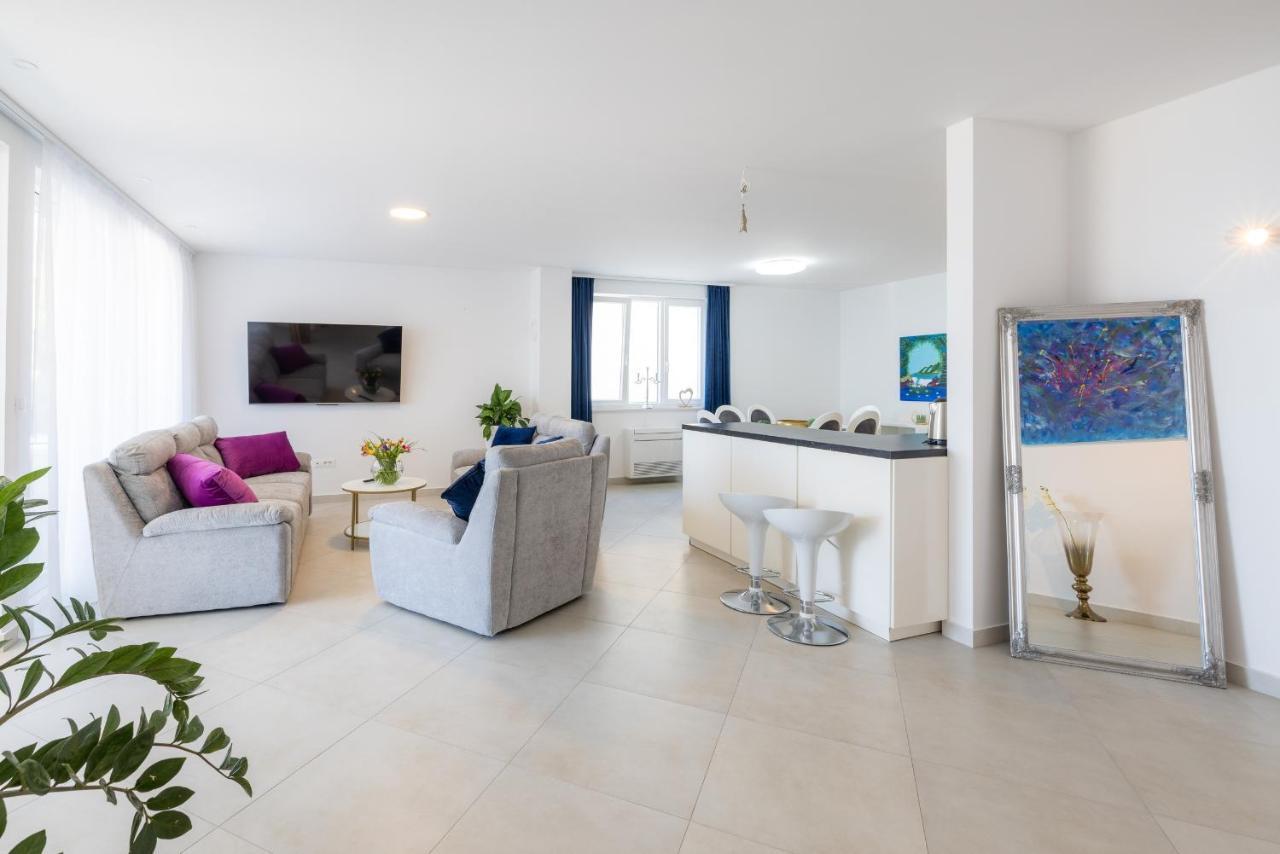 Smaragd - Lapis - Luxury With Shared Pool Appartement *