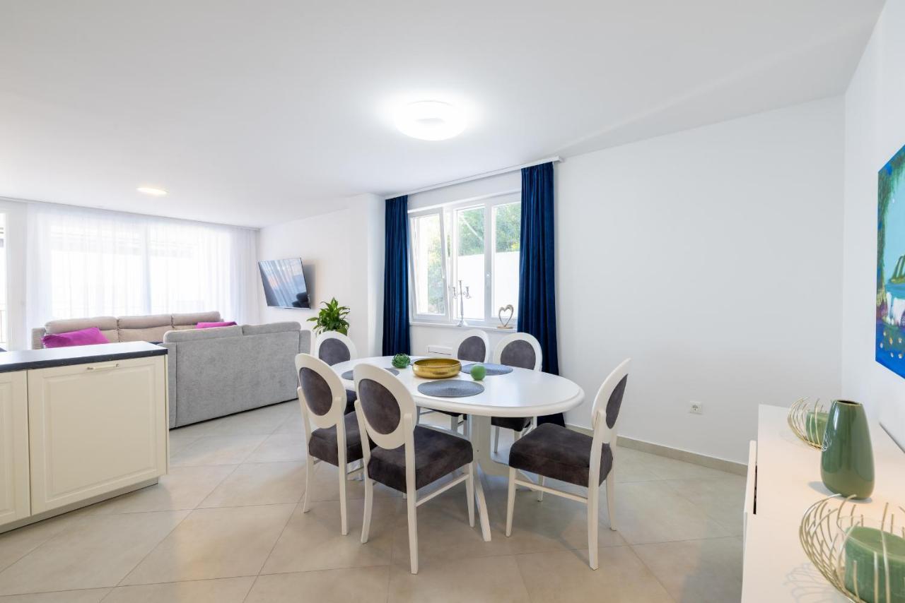 Apartament Smaragd - Lapis - Luxury With Shared Pool