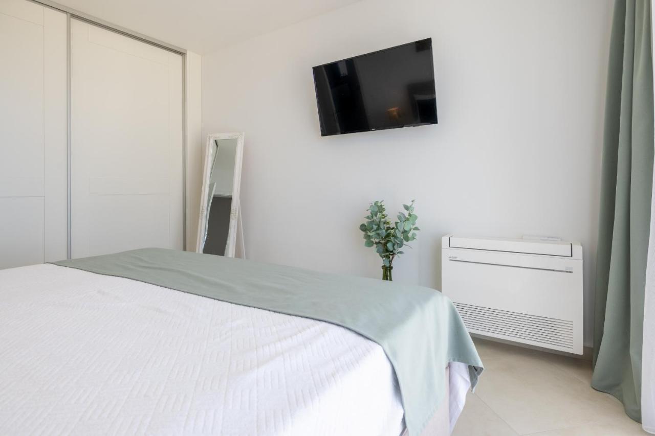 Smaragd - Lapis - Luxury With Shared Pool Makarska
