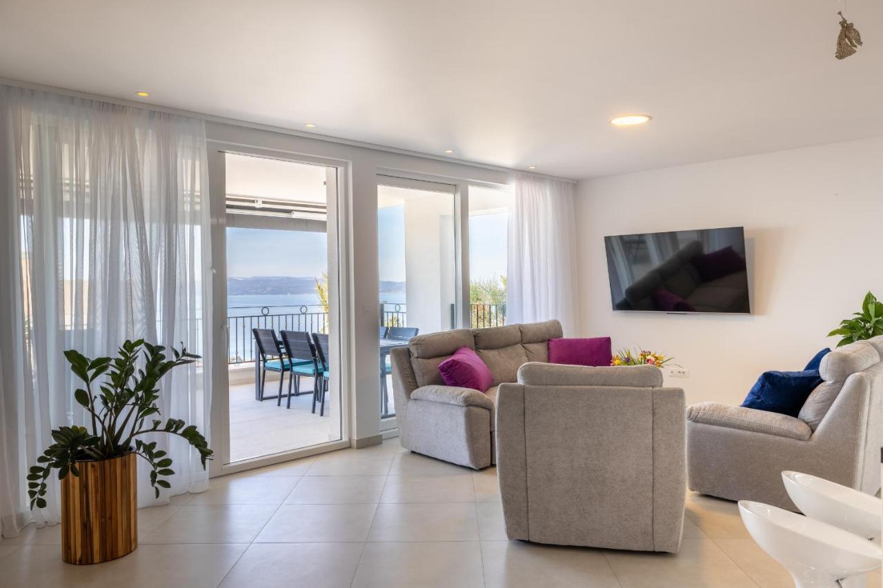 Smaragd - Lapis - Luxury With Shared Pool Makarska