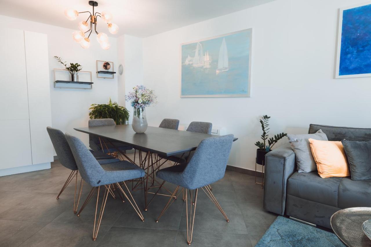 Apartament Smaragd - Lapis - Luxury With Shared Pool Makarska
