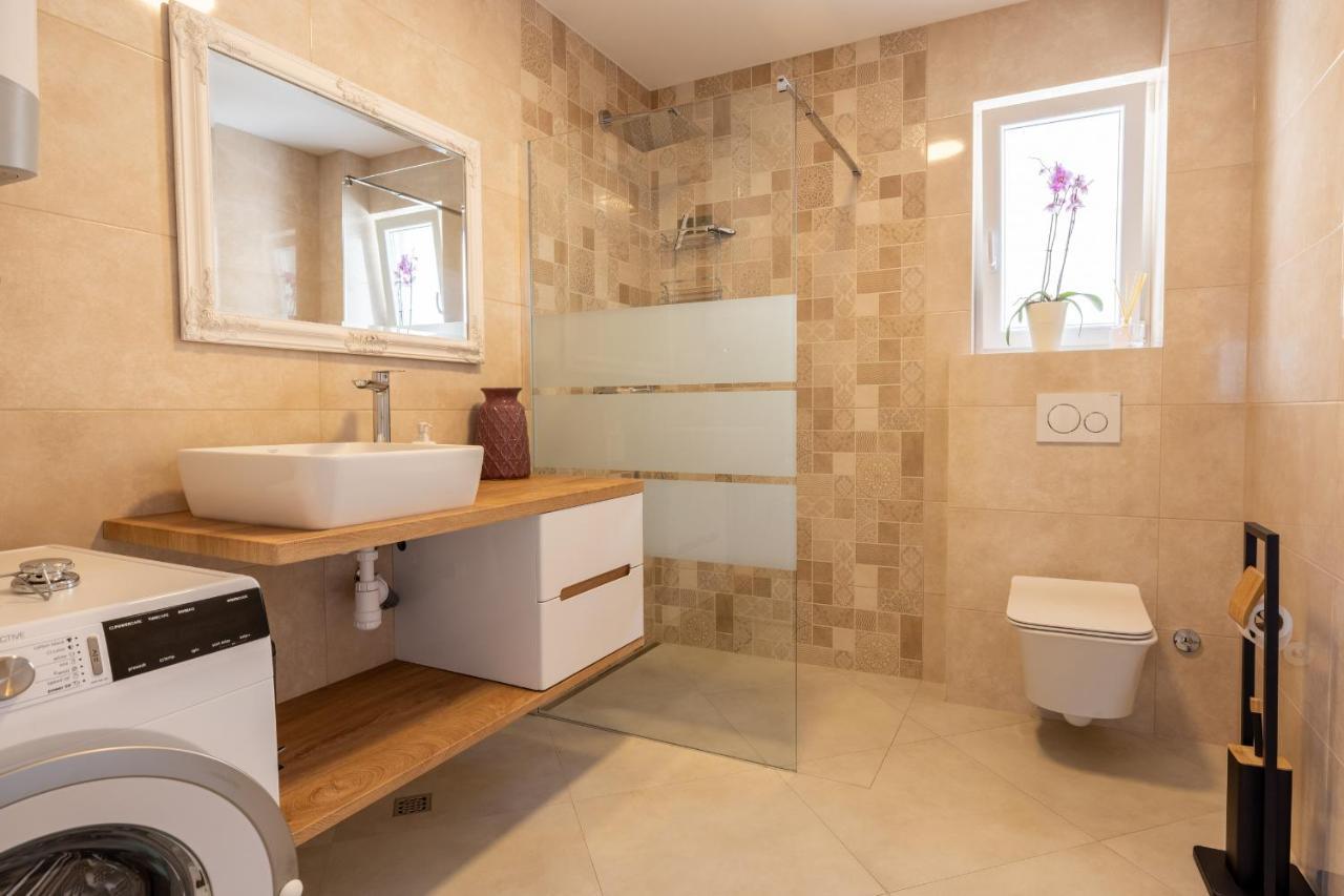 Smaragd - Lapis - Luxury With Shared Pool Appartement