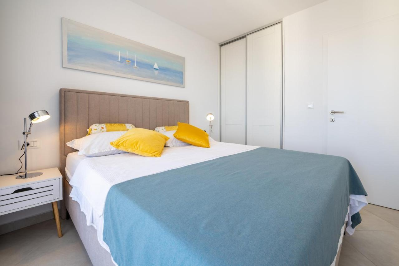 Smaragd - Lapis - Luxury With Shared Pool Appartement Makarska